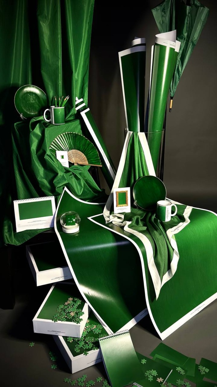 NONSNS. NONSNS ЖИВОПИСЬ БЕЗ ГРАНИЦ. ЖИВОПИСЬ В&nbsp;СТИЛЕ ХРОМАКЕЙ В&nbsp;ВИДЕ СУВЕНИРОВ. Смешанная техника. 2023. Предоставлено художниками