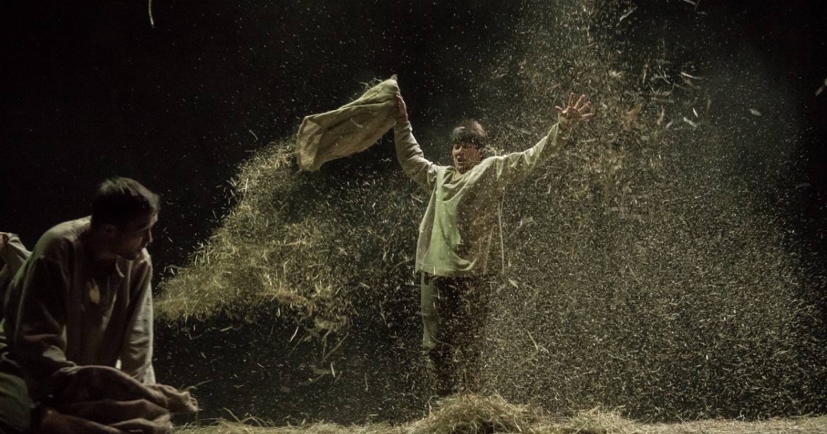 ИЗ&nbsp;ГЛУБИНЫ. Казанский государственный театр юного зрителя. 2016Хореография: Анна ГарафееваФото: Рамиз НазмиевПредоставлено художником