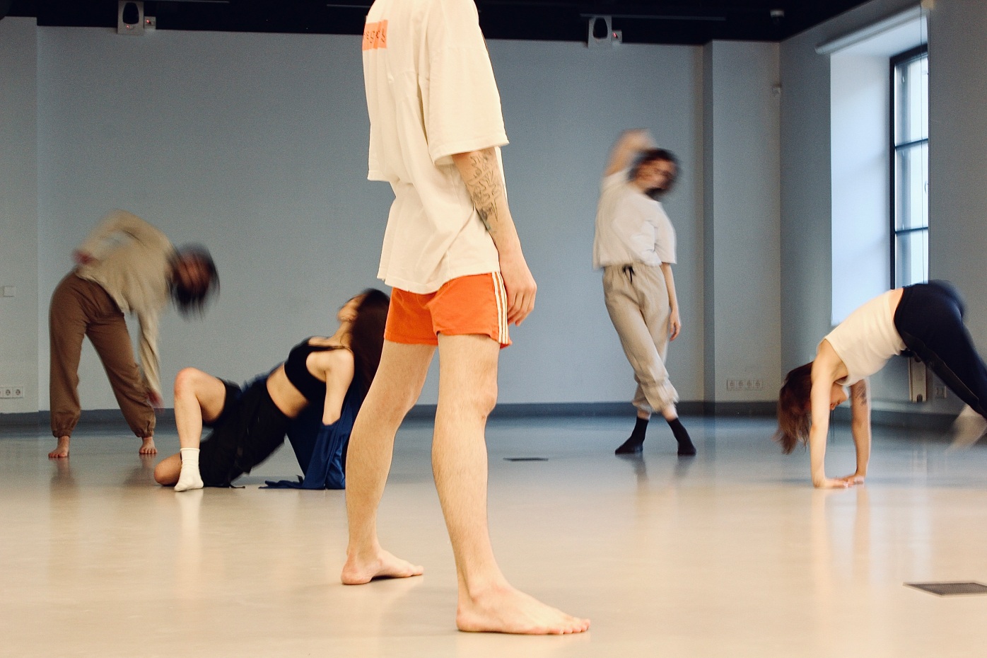 Открытое занятие танцевальной лаборатории &laquo;Позвольте пригласить вас в&nbsp;танец&raquo;. Образовательный центр Московского музея современного искусства. 2023  Фото: Полина Момот