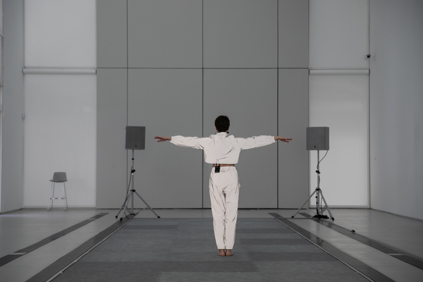 Перформативная практика &laquo;Не о чем мечтать&raquo;. Con tempo. Конференция сообщества танцующих в Доме культуры &laquo;ГЭС-2&raquo;, Москва. 2022  Фото: Аня Тодич  &copy; Дом культуры &laquo;ГЭС-2&raquo;