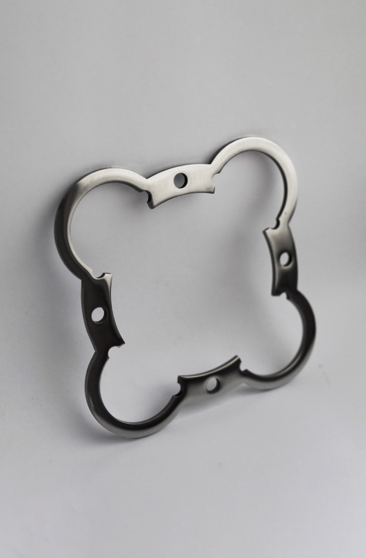 Алексей Корси. Машина смысла. 2021. Полированная сталь. Предоставлено художником