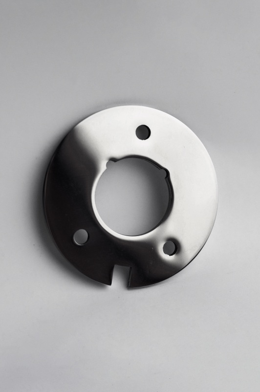 Алексей Корси. Машина смысла. 2021. Полированная сталь. Предоставлено художником