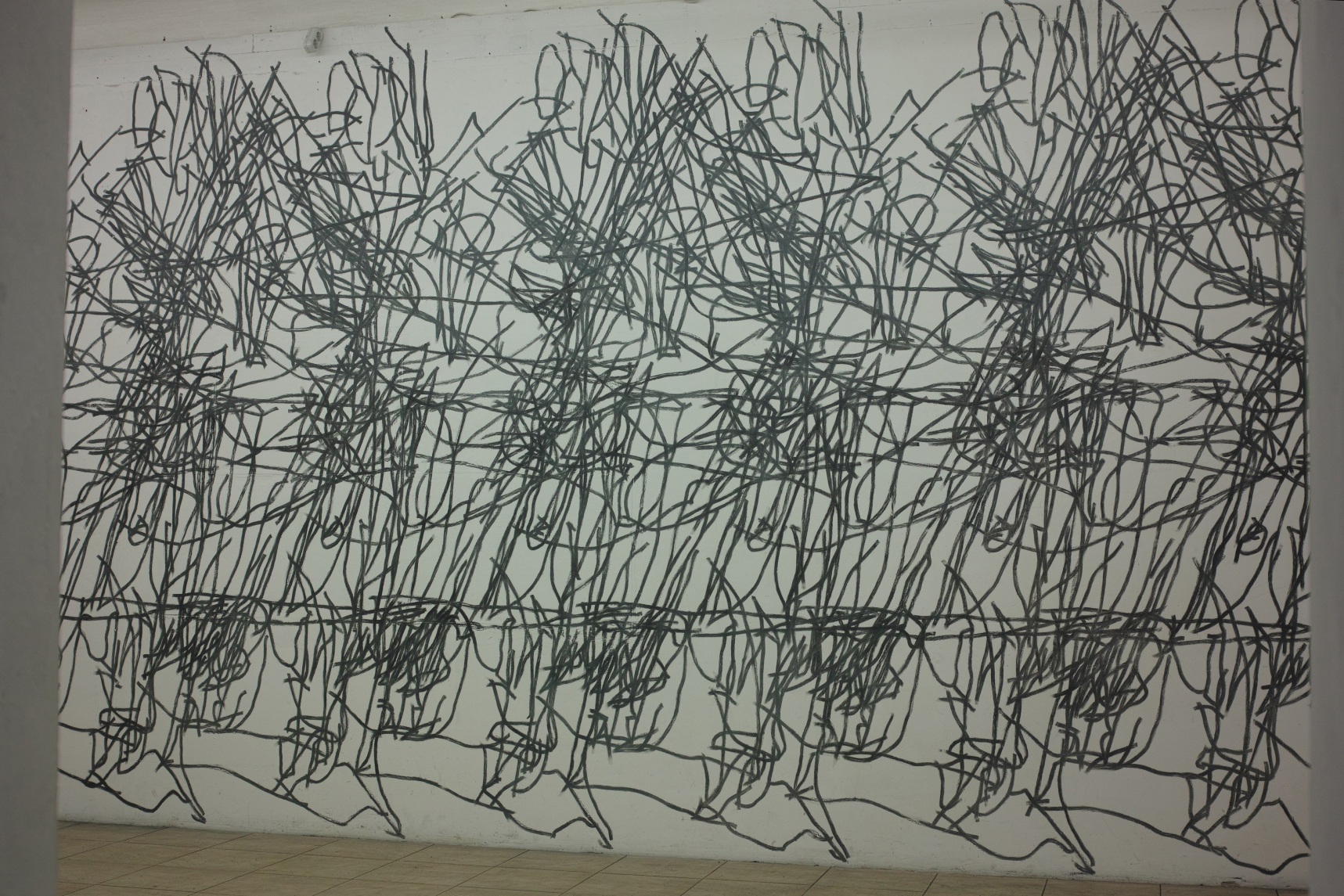 Илья Гришаев. Ее лозунг дальше. 2017. Уголь, аэрозольный лак. Предоставлено художником