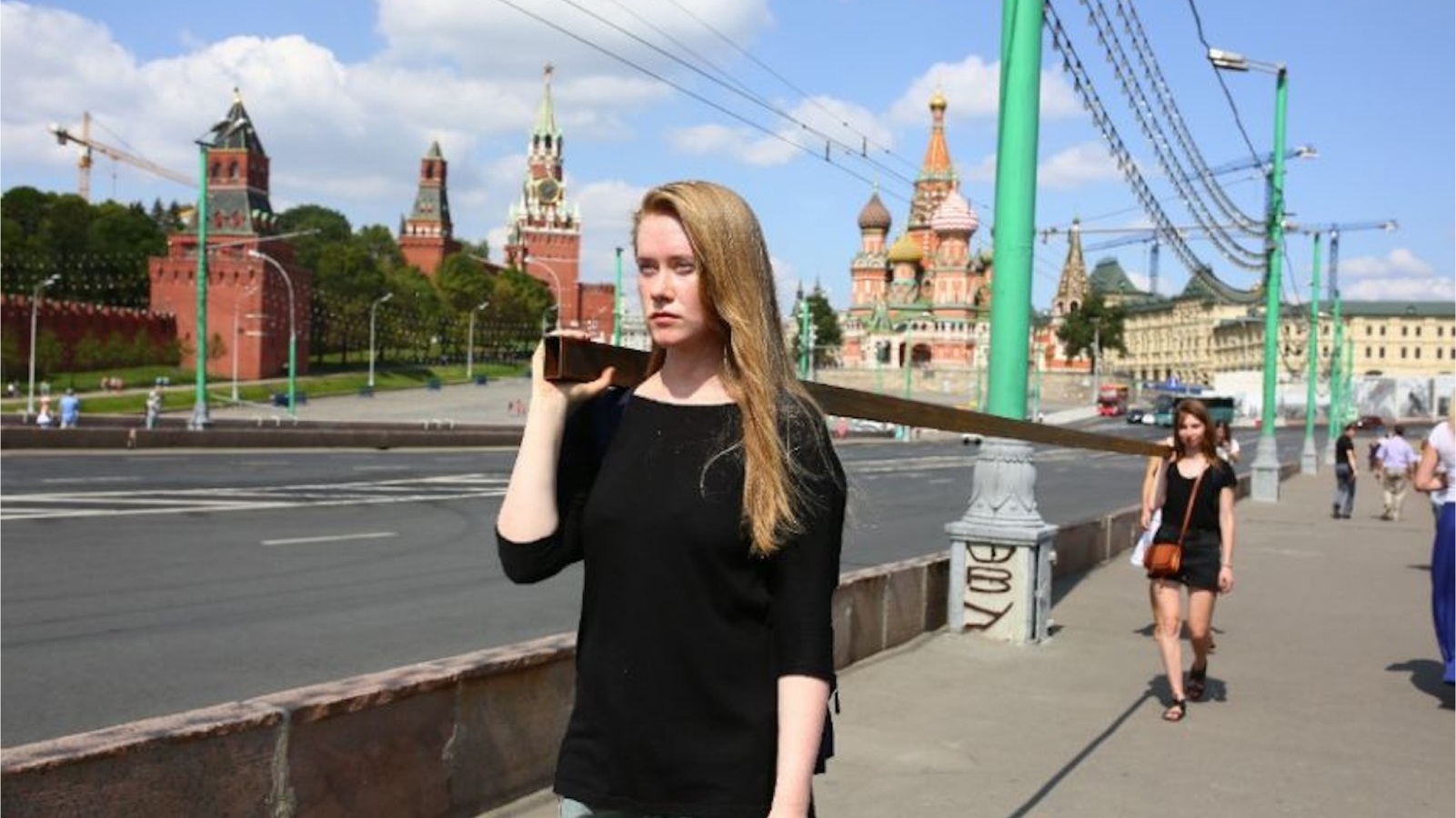 Ганна Зубкова совместно с Екатериной Васильевой. Ось революции. 2014.Предоставлено Ганной Зубковой