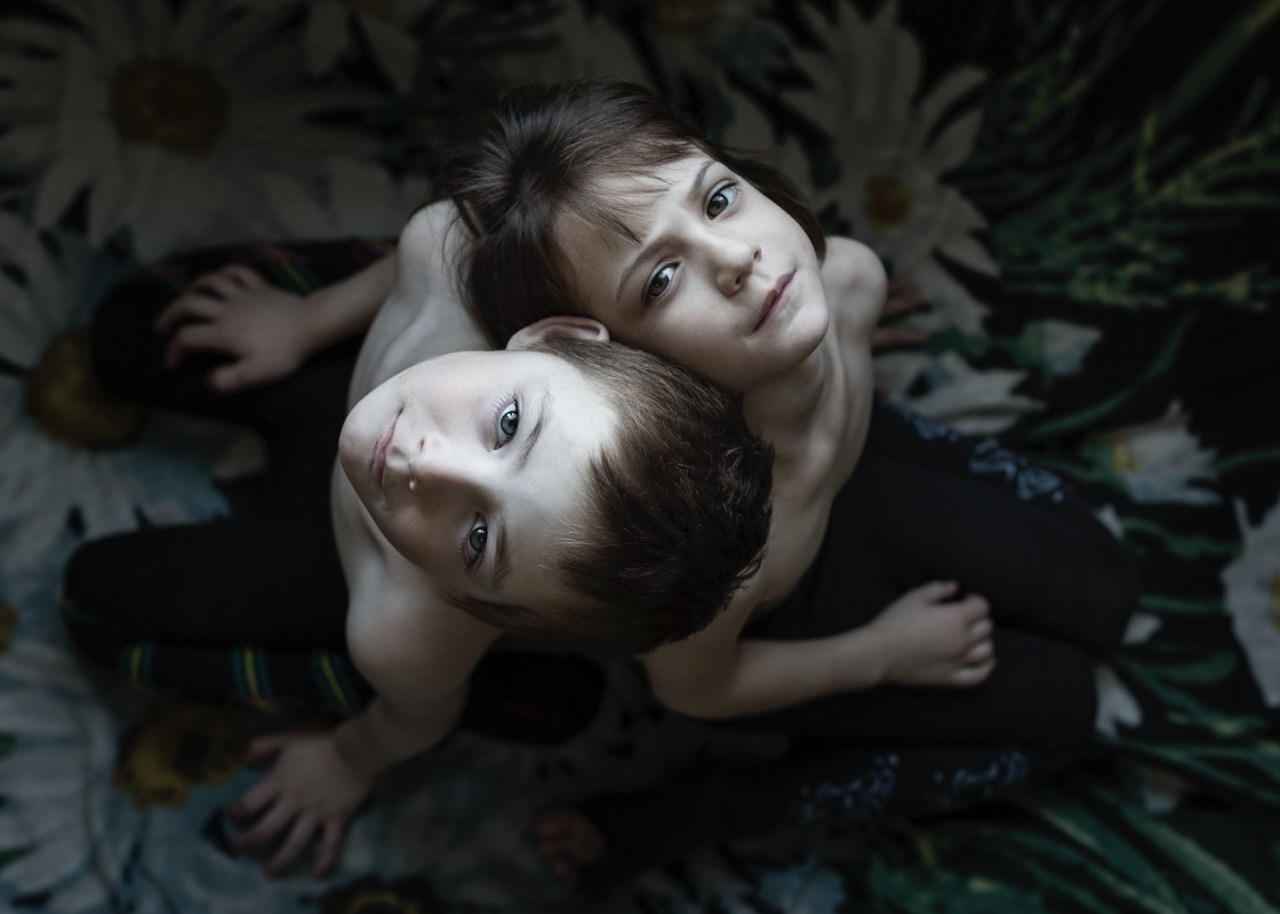 Елена АносоваБрат и сестра. Атлас первого снега. 2016Предоставлено художницей