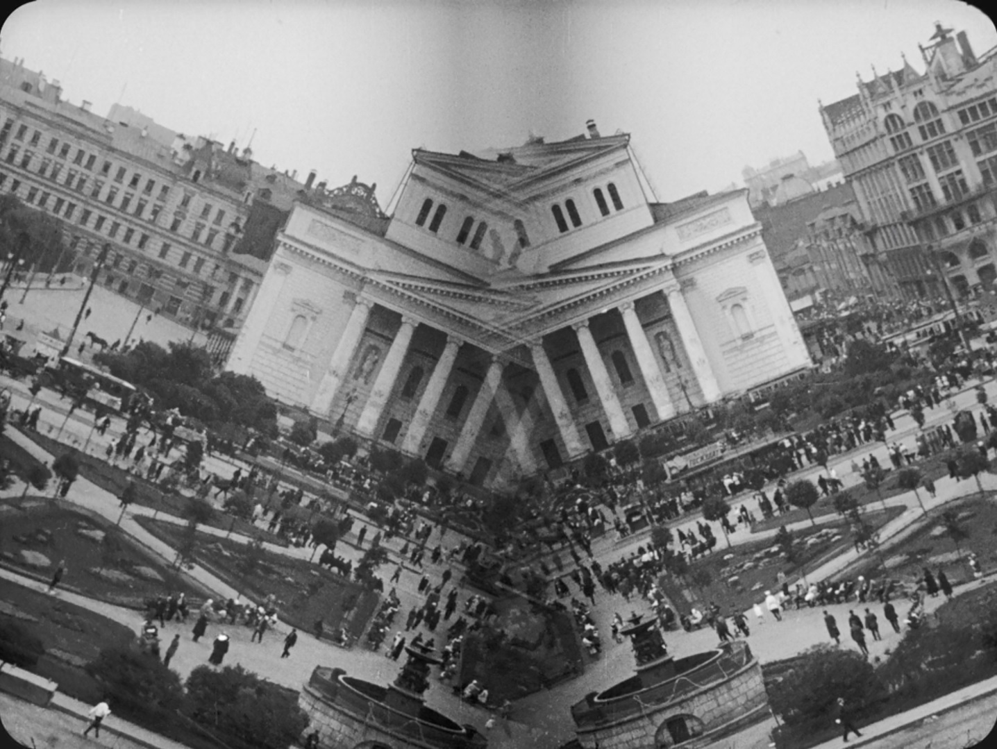 Дзига Вертов. Человек с киноаппаратом. 1929