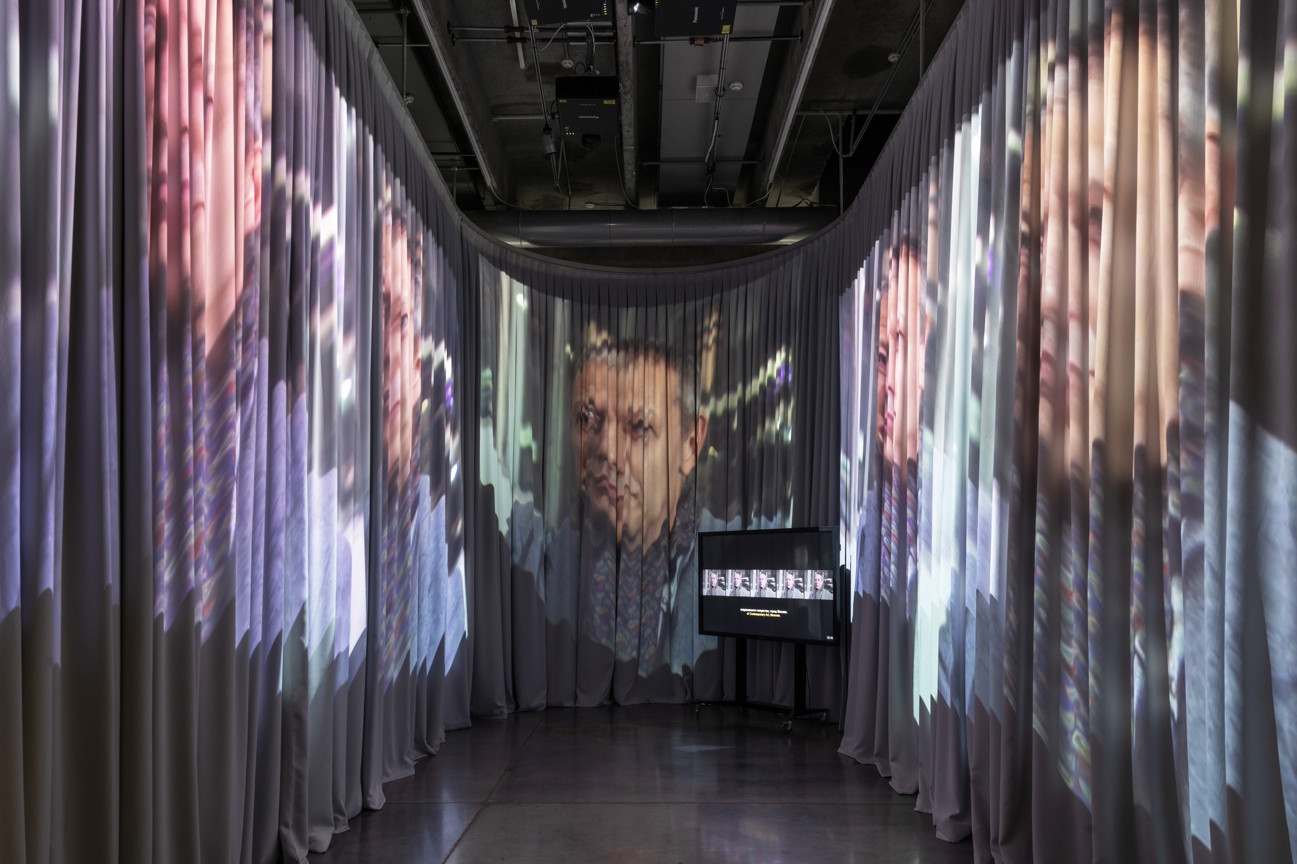 Проект «Бакштейн-функция²» в Музее современного искусства «Гараж», Москва. 2025Фото: Алексей Народицкий© Музей современного искусства «Гараж»