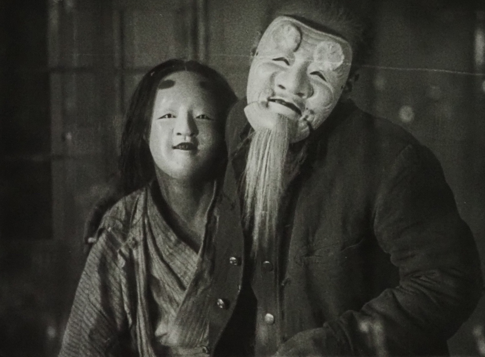 Кадр из фильма &laquo;Страница безумия&raquo;. Режиссер Тэйноскэ Кинугаса. 1926