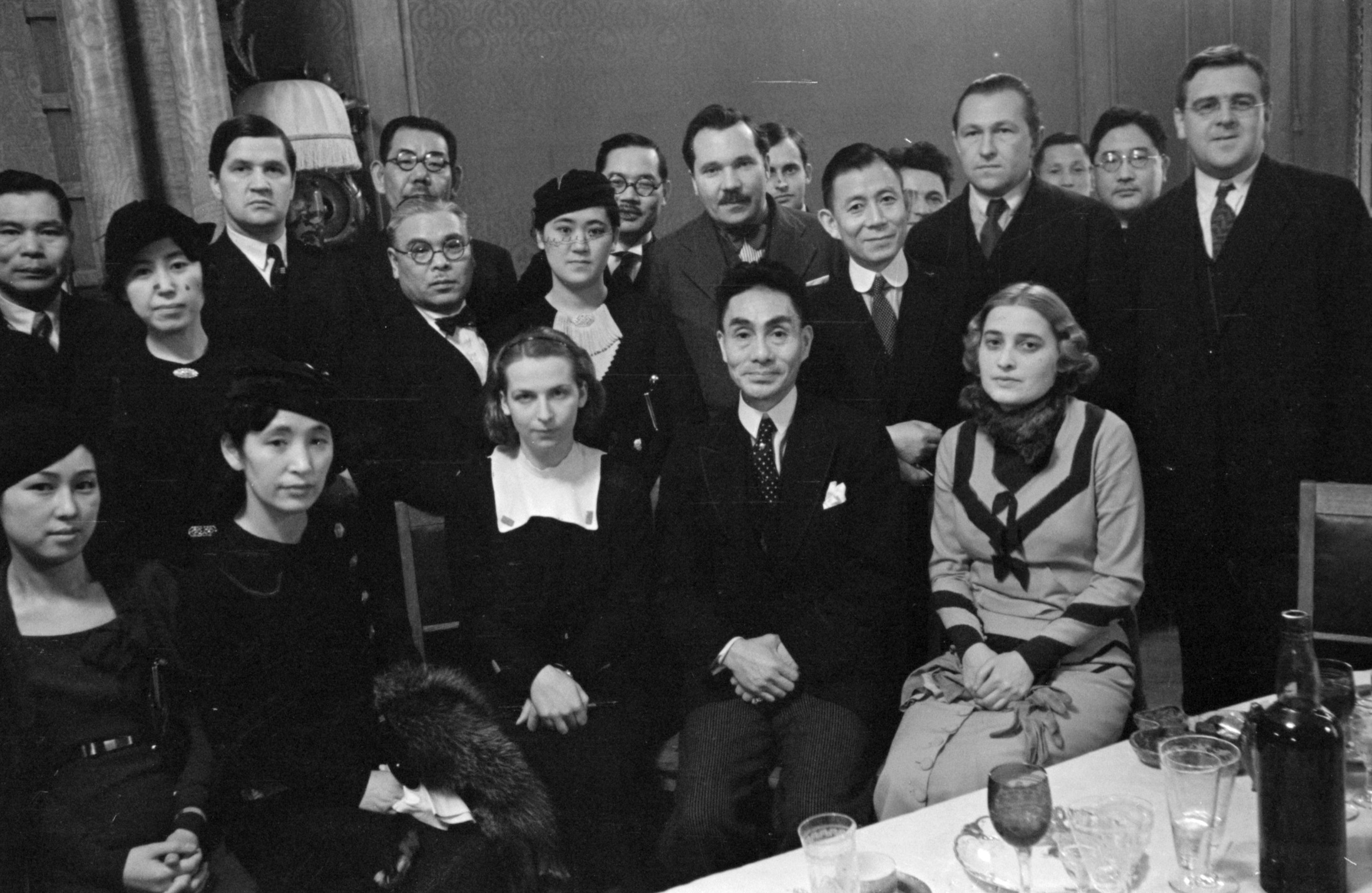 Участники банкета Всесоюзного общества культурной связи с заграницей (ВОКС). 1920&ndash;1930-еРоссийский государственный архив кинофотофонодокументов (РГАКФФД)