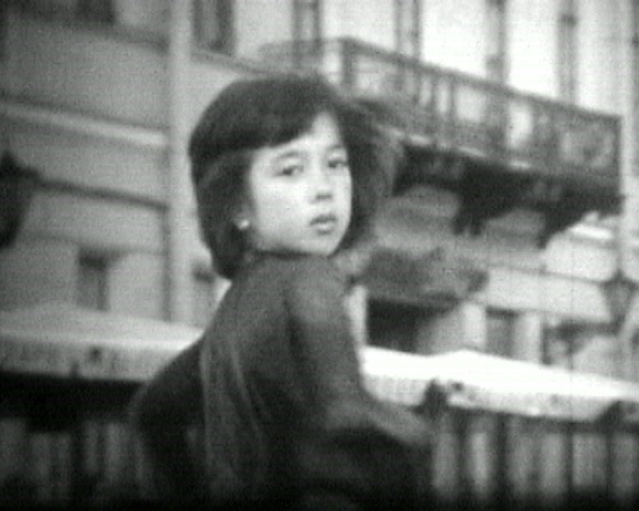 Кадр из фильма &laquo;Без названия № 1&raquo;. Режиссер Маша Годованная. 2005