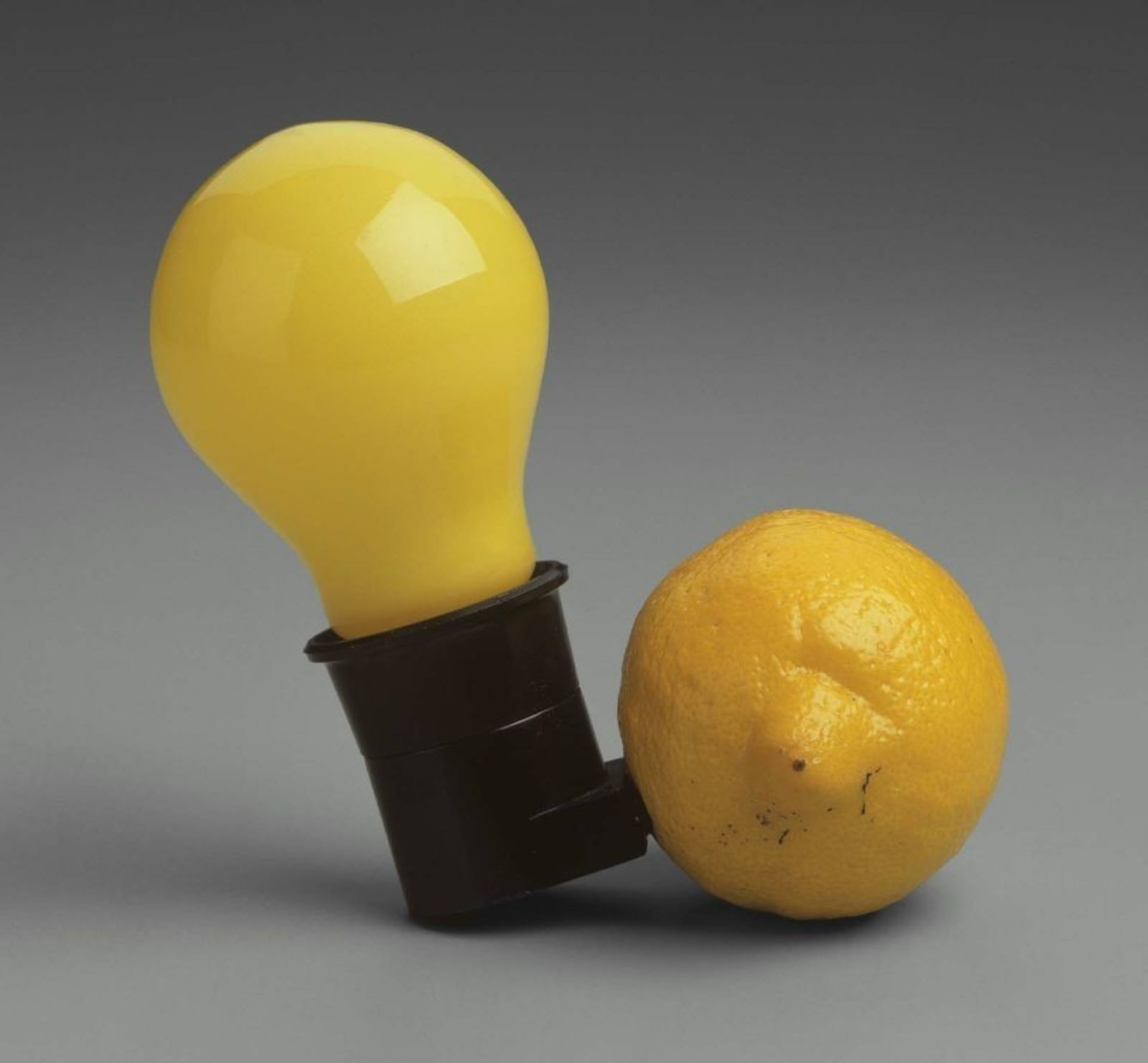 Joseph Beuys. Capri-Batterie. 1985. Lemon, lightbulb with plug socket. 8 x 11 x 6 cm. National Galleries of Scotland, Edinburgh, Great Britain