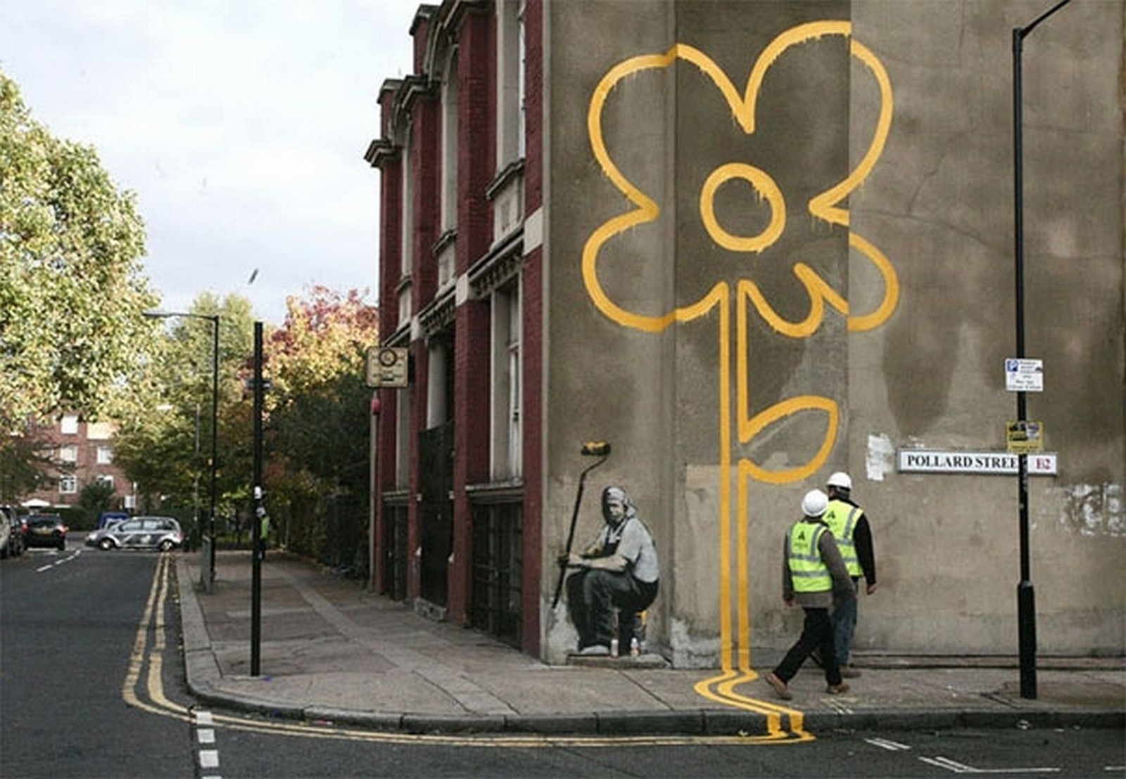 Бэнкси  Двойная сплошная. 2007  Граффити  Тауэр-Хамлетс, Лондон