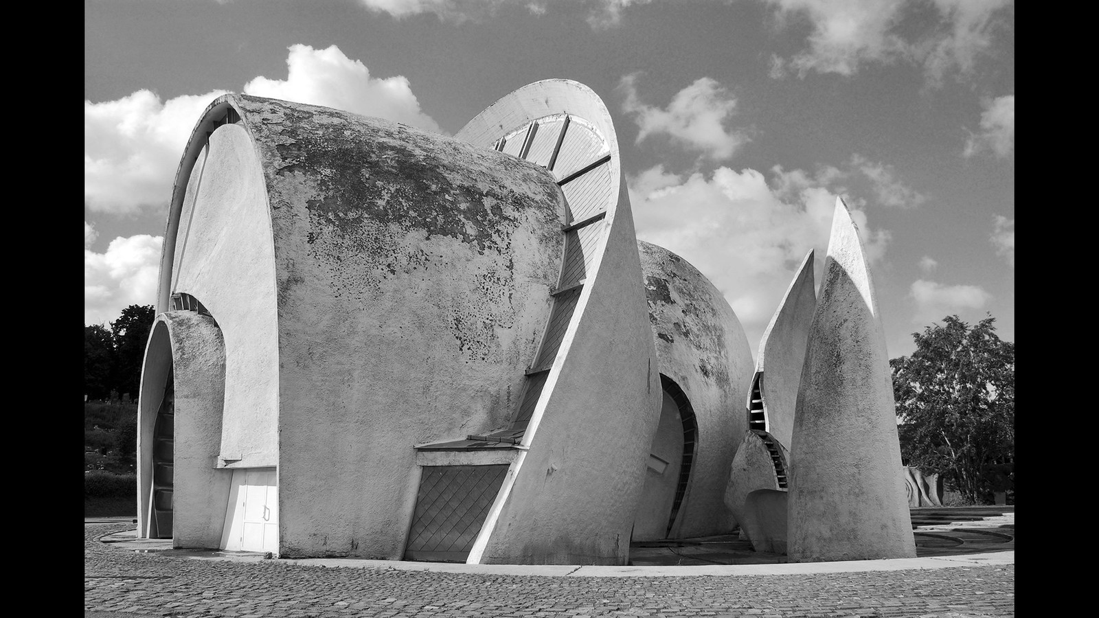 Park of Memory (Crematorium), Kiev/Ukraine, 1968&ndash;1980. Architects: A. Miletskyi, V. Melnichenko, A. Rybachuk