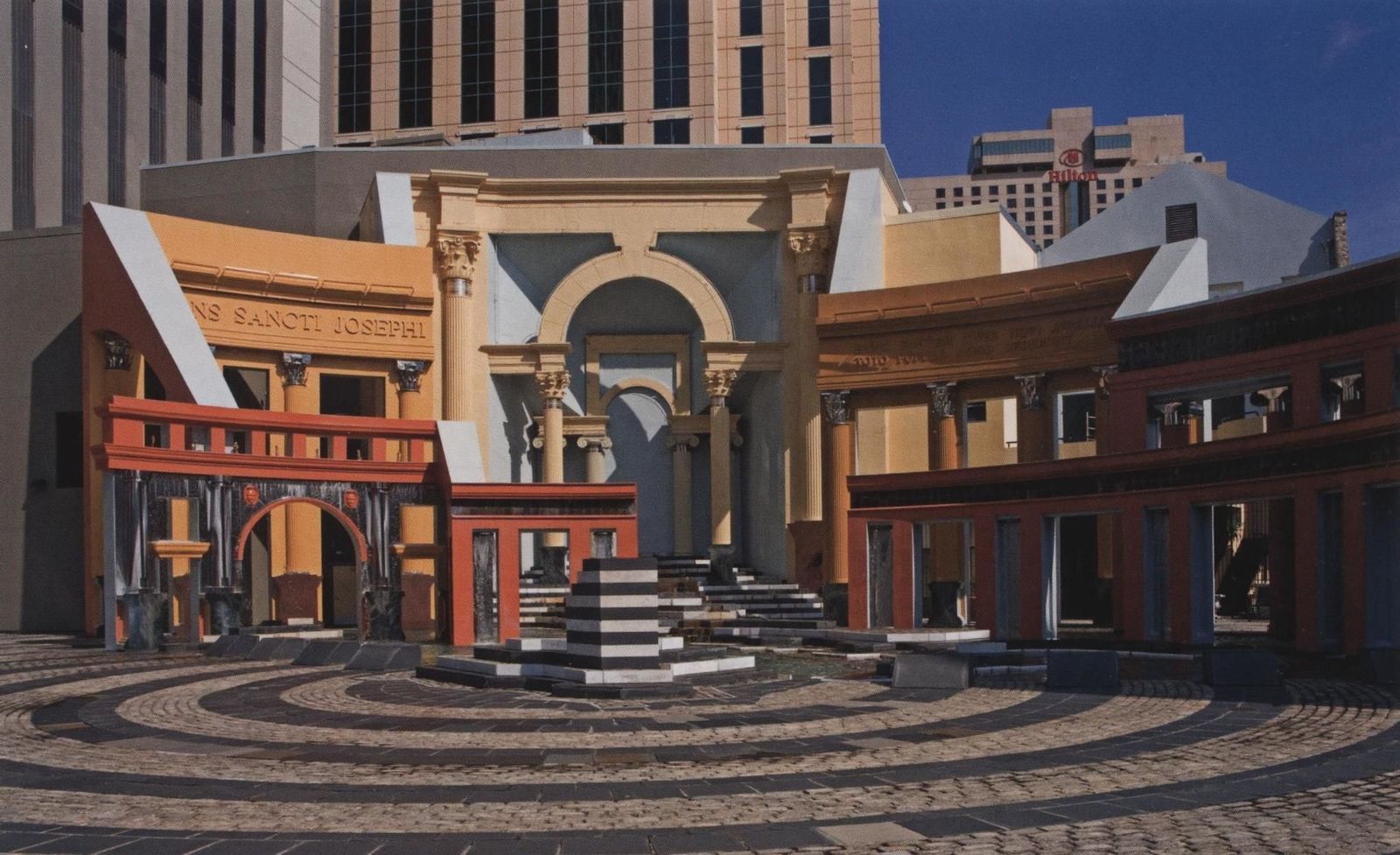 Piazza d'Italia, New Orleans. Charles Moore and the Urban Innovation Group, with the Perez Association, 1976-1979 Charles Moore Foundation