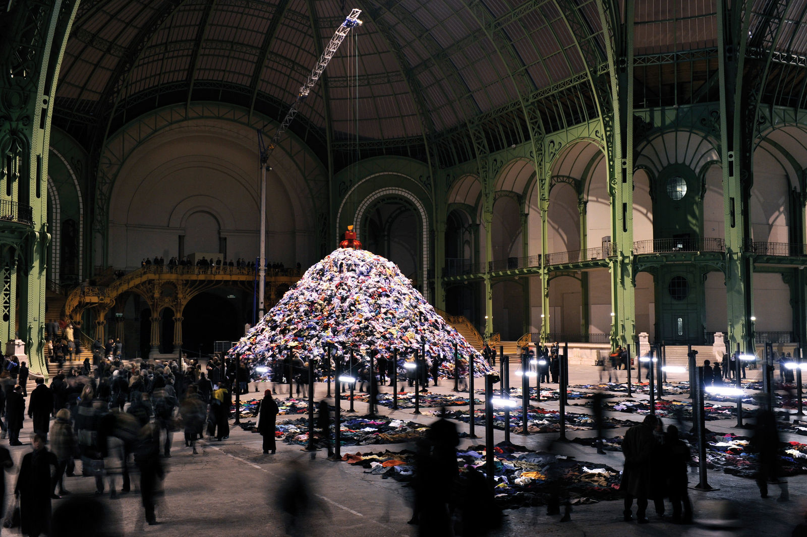 Кристиан Болтанский  Люди. 2010  Инсталляция  Большой дворец, Париж