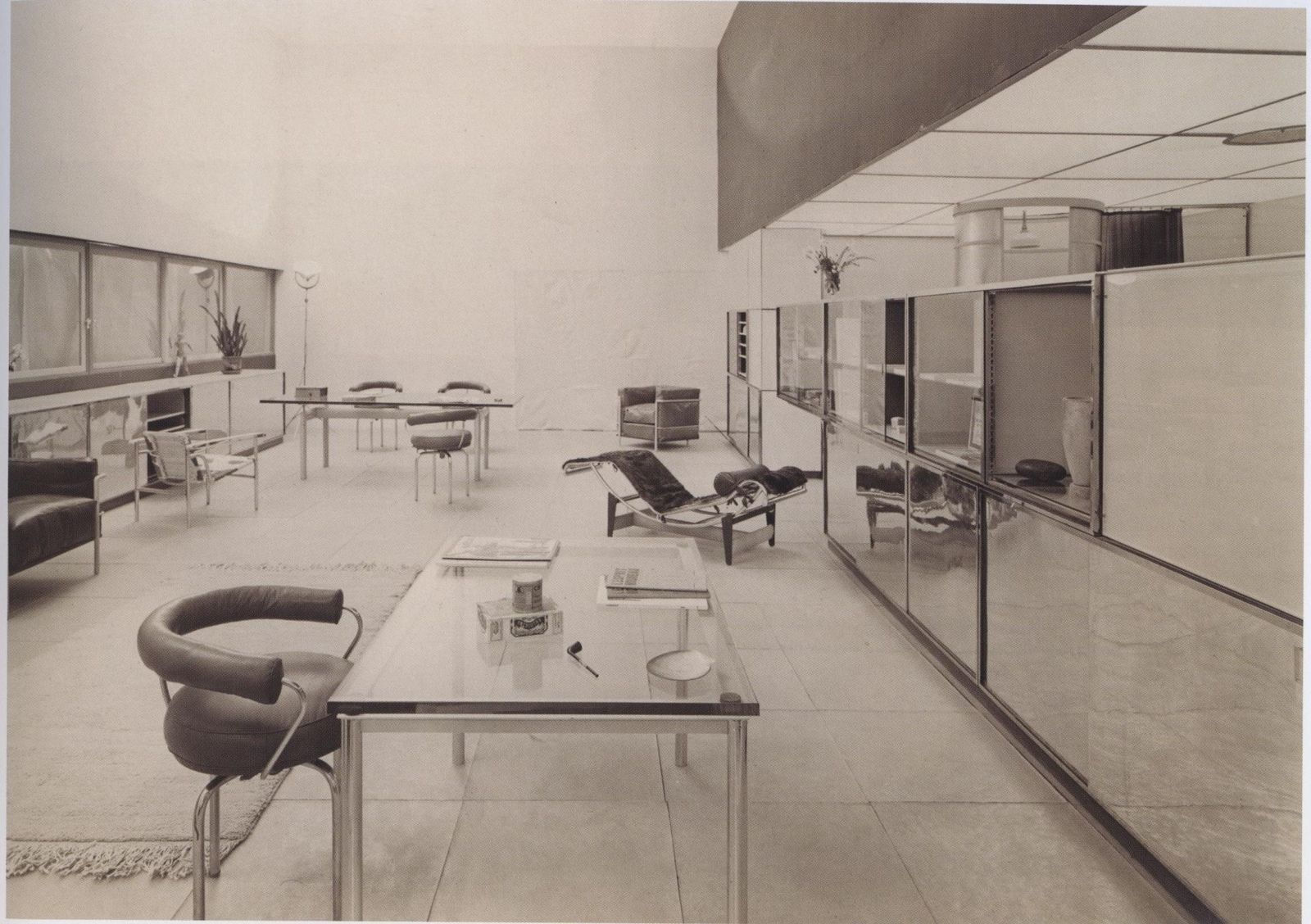 Le Corbusier and Charlotte Perriand. Model apartment, Salon d'Automne 1929, Paris. &copy; Archives Charlotte Perriand