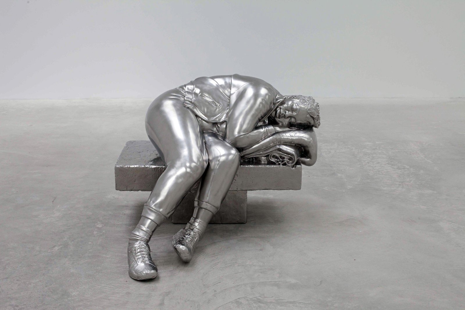 Charles Ray. Sleeping Woman. 2012. &nbsp;90 x 113 x 127 cm. Museum of Modern Art, San-Francisco, USA.