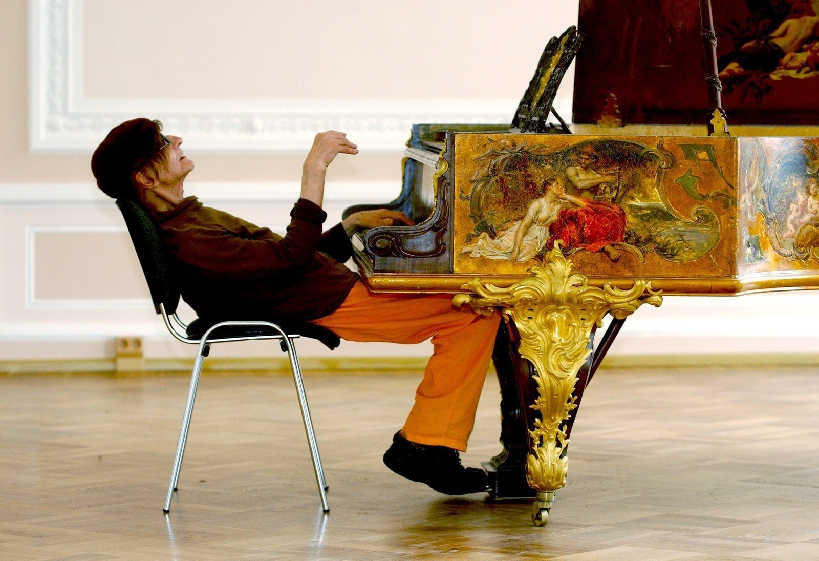 Oleg Karavaychuk Fantasing at the Piano. Courtesy of Yury Molodkovz.&nbsp;