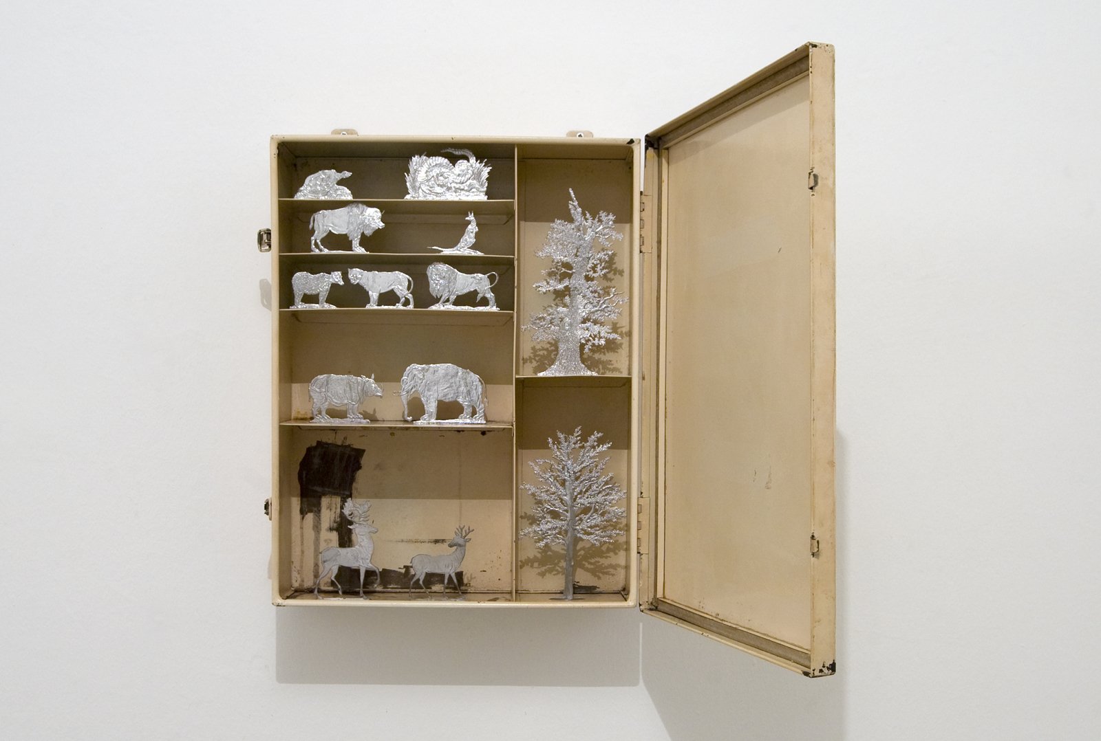 Mark Dion, Natural History, 2012, Mixed media (cabinet, objects), 48,5 x 50 x 46 cm, Courtesy Georg Kargl Fine Arts Vienna.