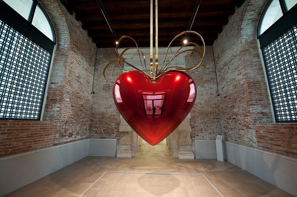 Jeff Koons, Hanging Heart