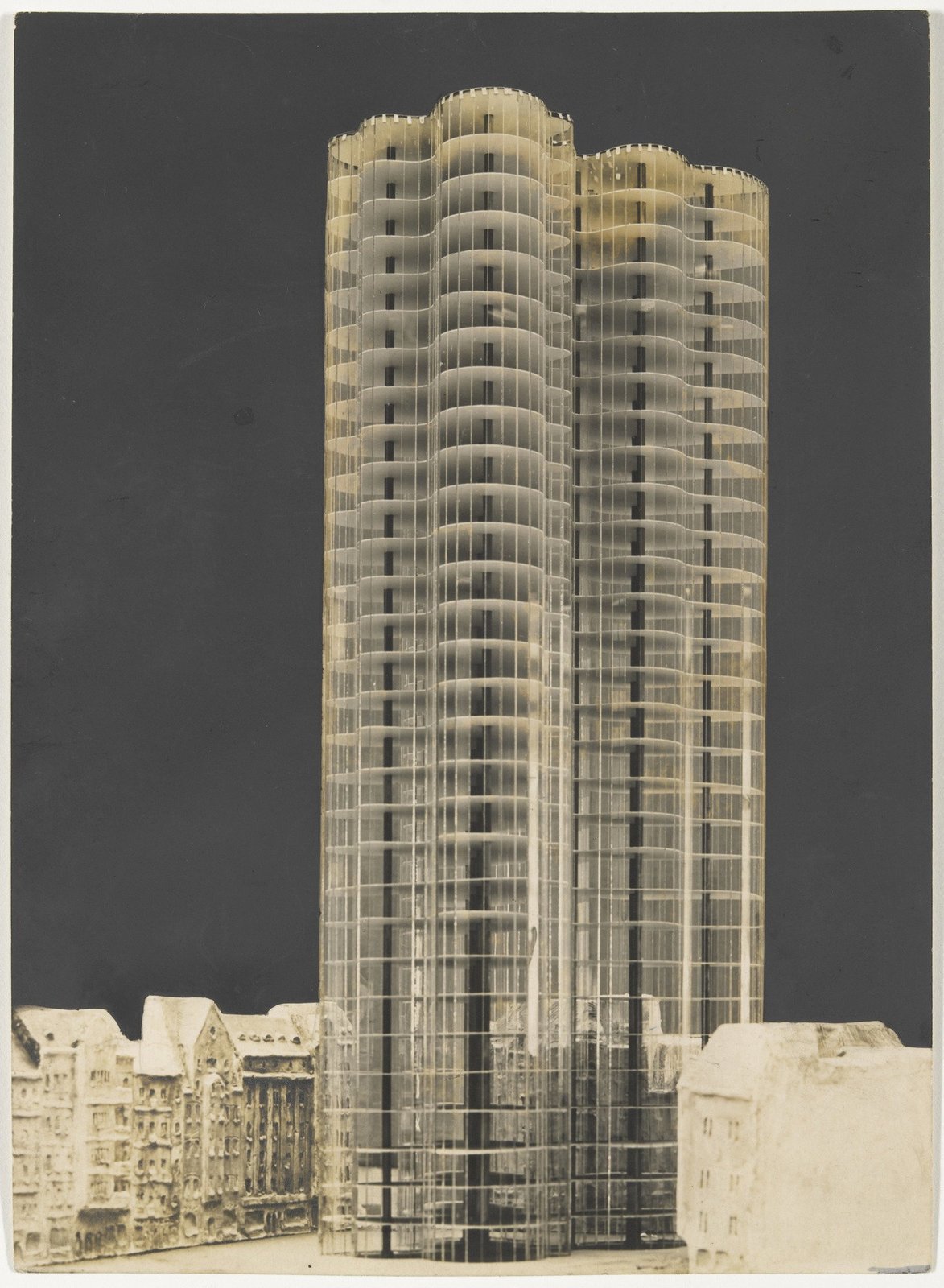 Проект стеклянного небоскреба. 1922&copy; MoMA, Mies van der Rohe Archive