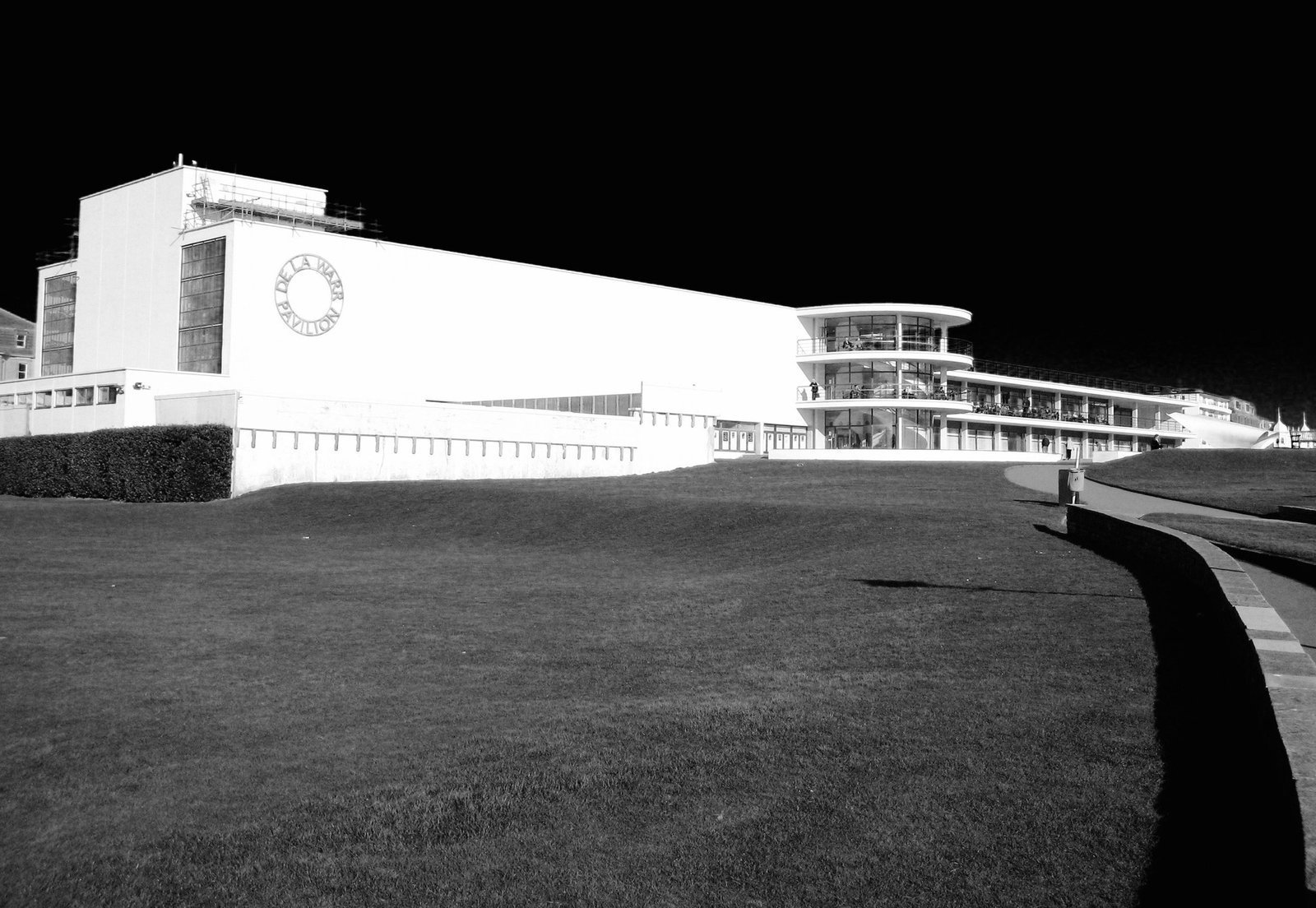 De La Warr Pavilion in Bexhill-on-Sea, England, 1935. In collaboration with Serge Chermayeff.&copy; Photo: David Bonney