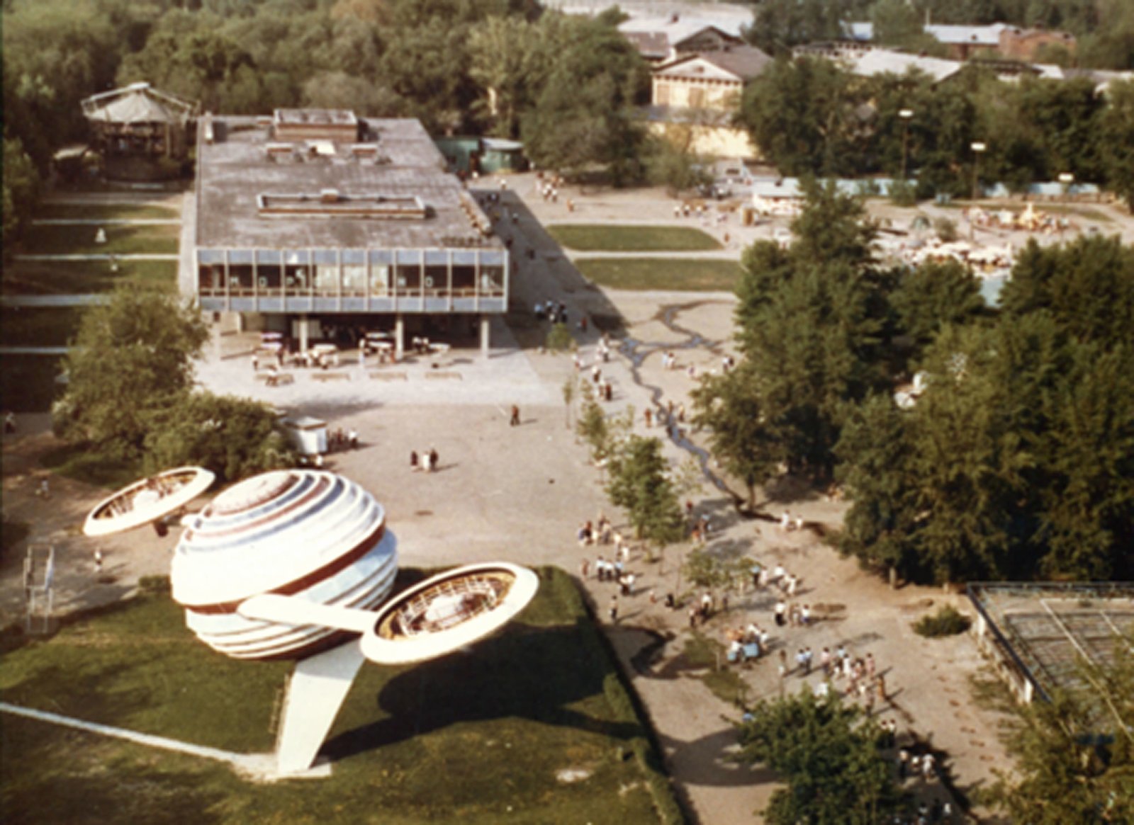 View to Vremena Goda building from the panoramic wheel 1971-72&nbsp;(source:&nbsp;https://pastvu.com/)