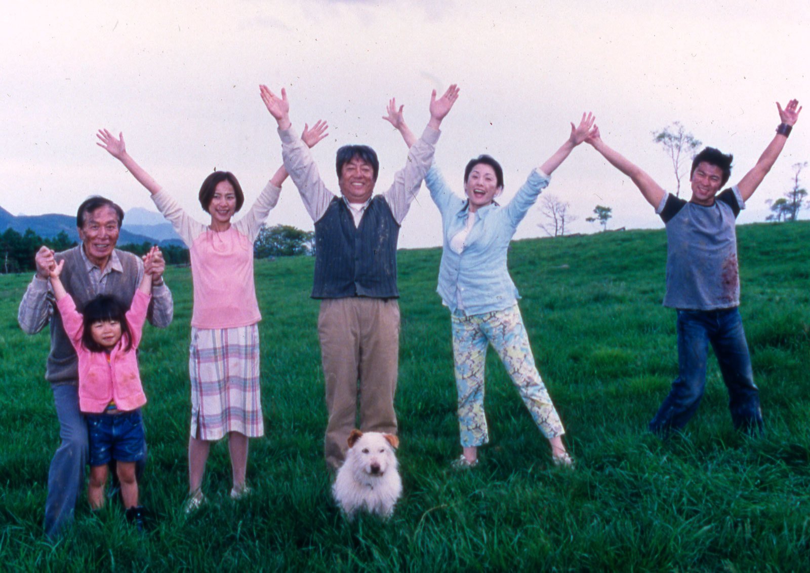 &laquo;Счастье семьи Катакури&raquo;Режиссер Такаси Миике. Япония, 2001. 113 мин.