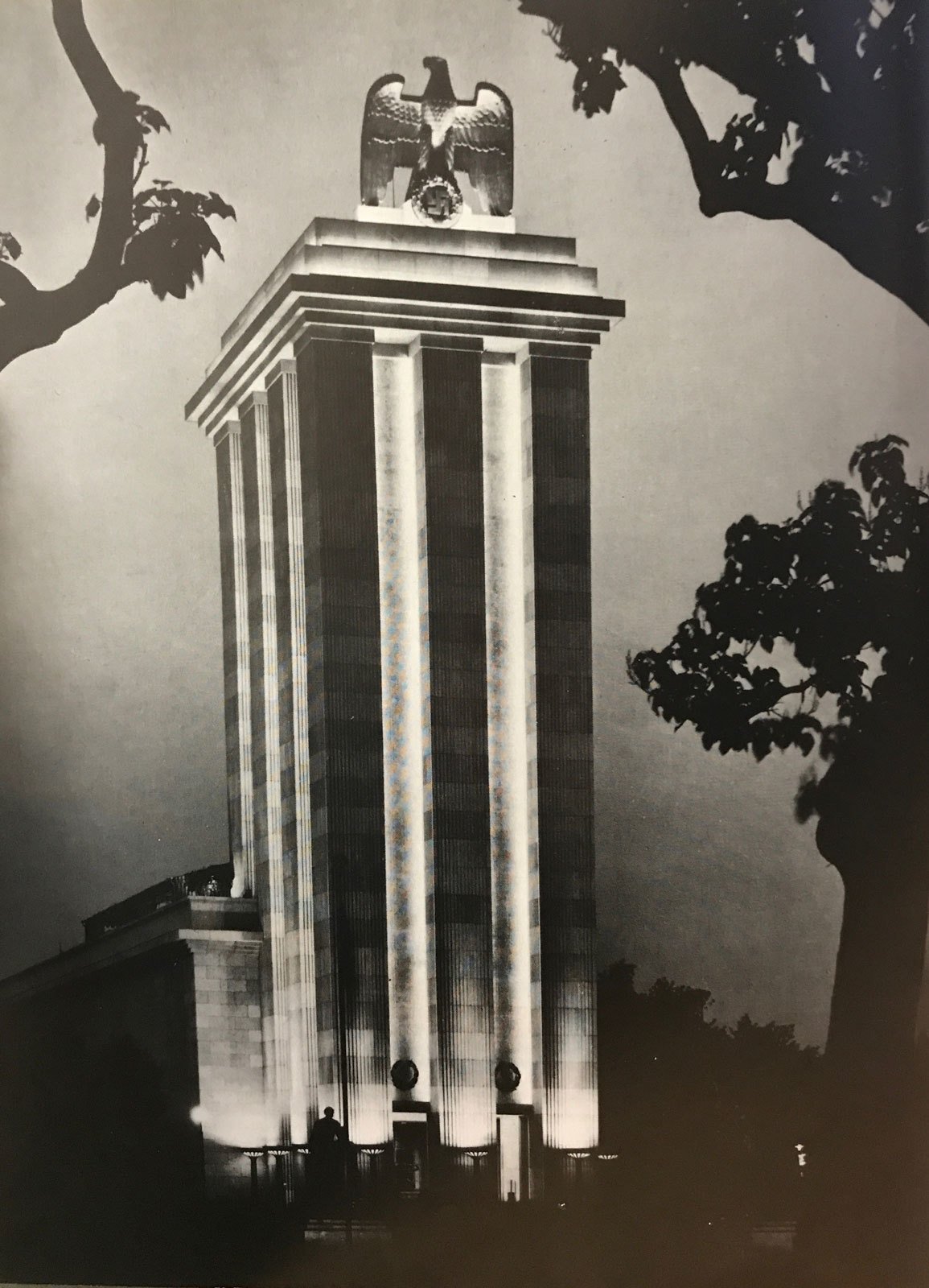 Альберт Шпеер. Павильон Германии на Всемирной выставке в Париже. 1937