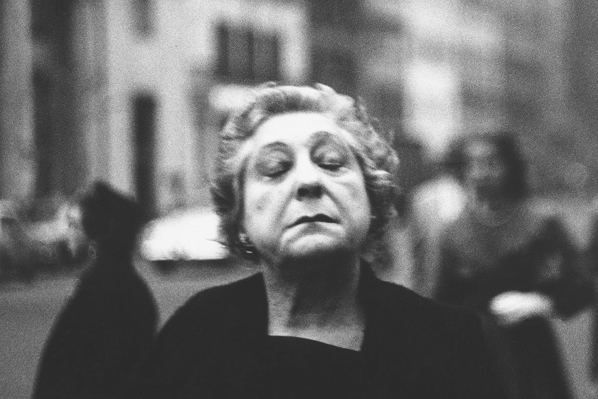 Diane Arbus. Woman on the street with her eyes closed, 1956 &copy; The Estate of Diane Arbus