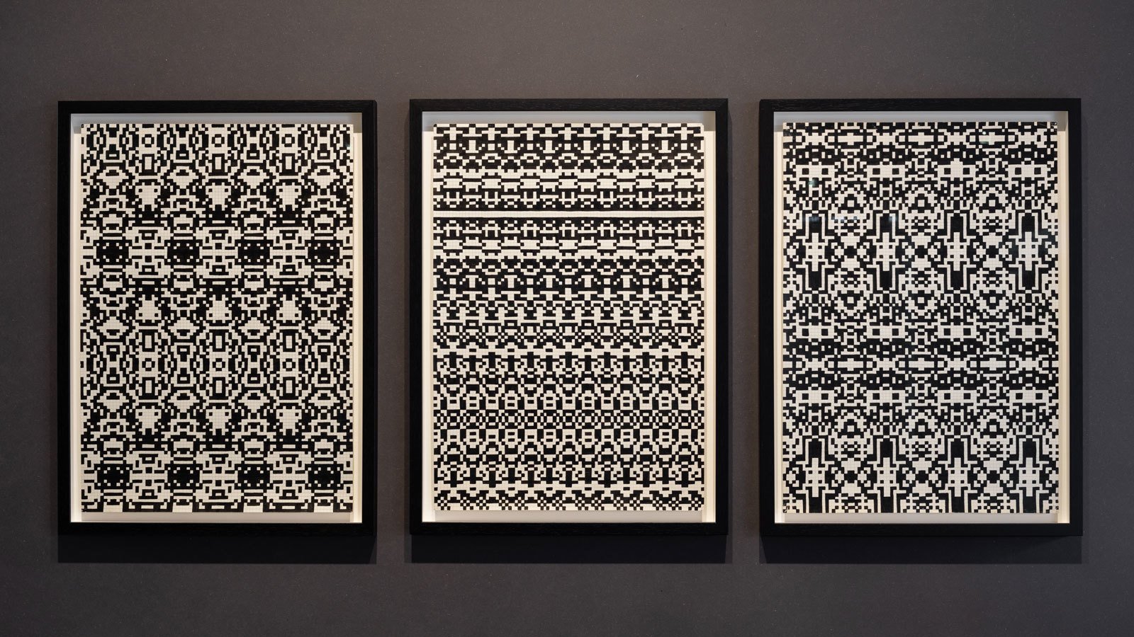 Sekretiki No. 34. QR codes and patterned wallpapers