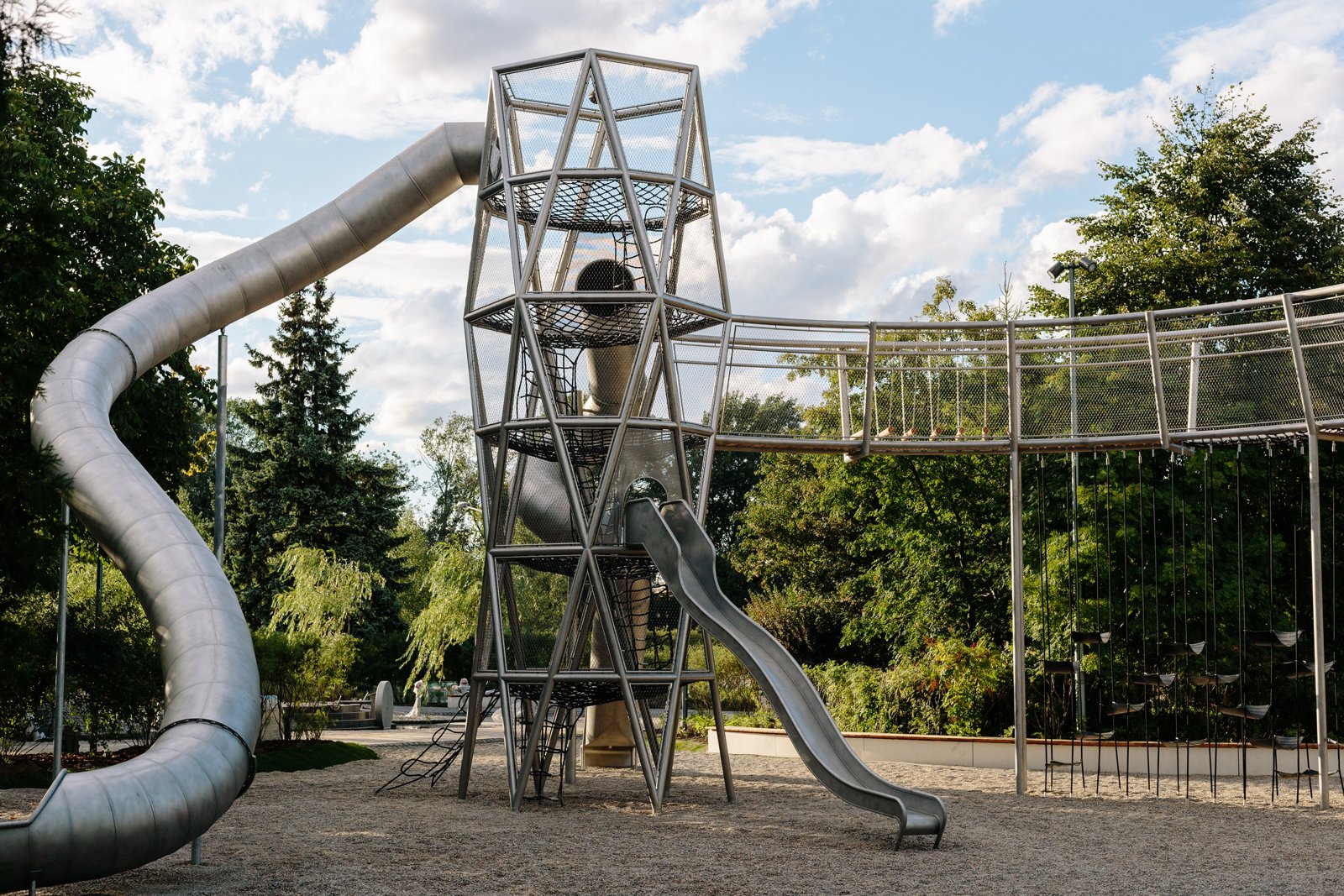 в какой из этих игр на площадке одновременно (100) фото